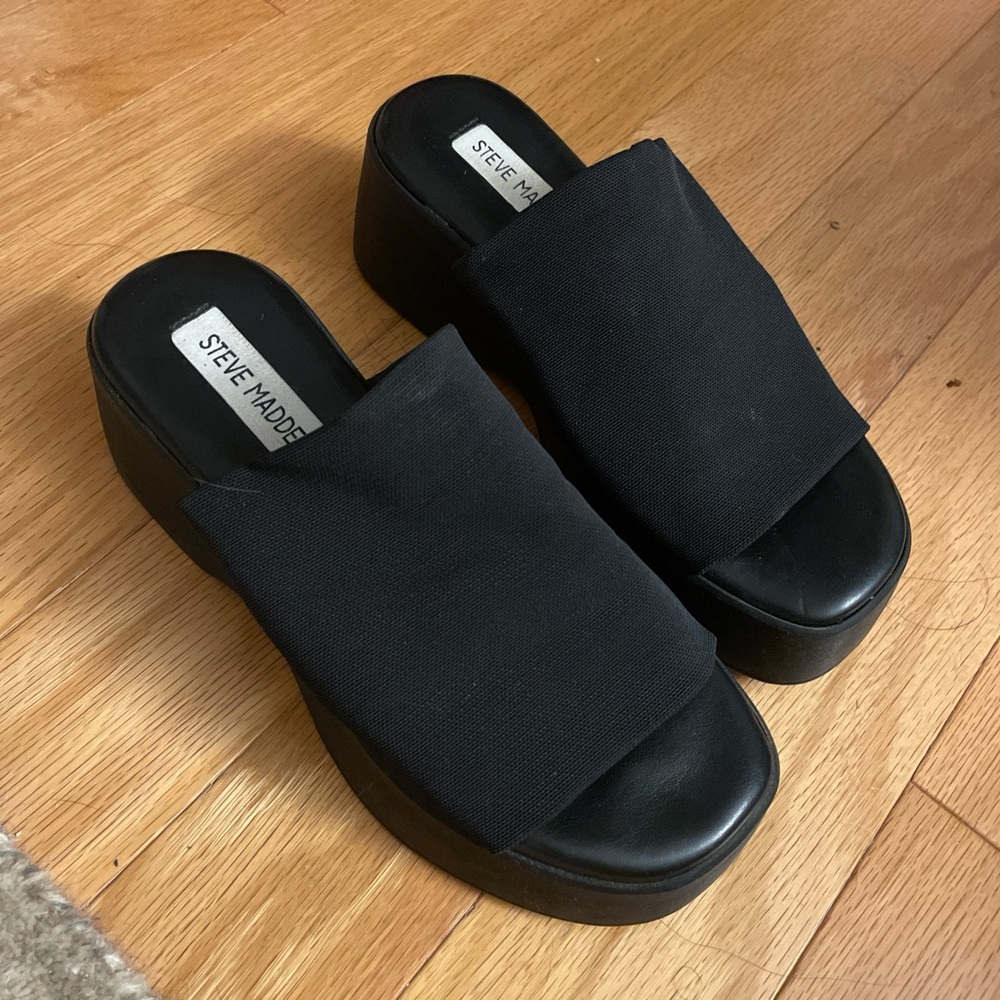 Steve Madden slides